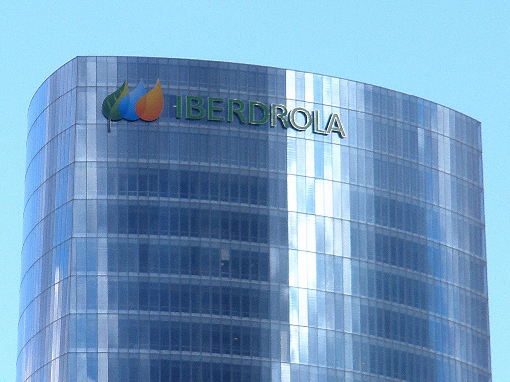 Iberdrola vende a Cox negocios en México por 4 mil 200 mdd