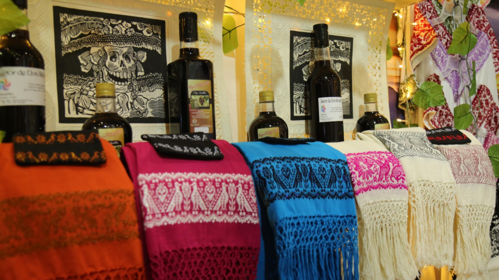 Tianguis Nacional de Pueblos Mágicos con muestra de platillos y medicina tradicional