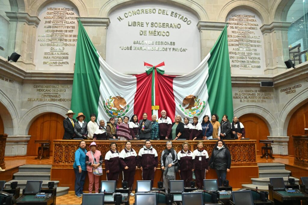 María José Pérez expone labor del Congreso a personas adultas mayores
