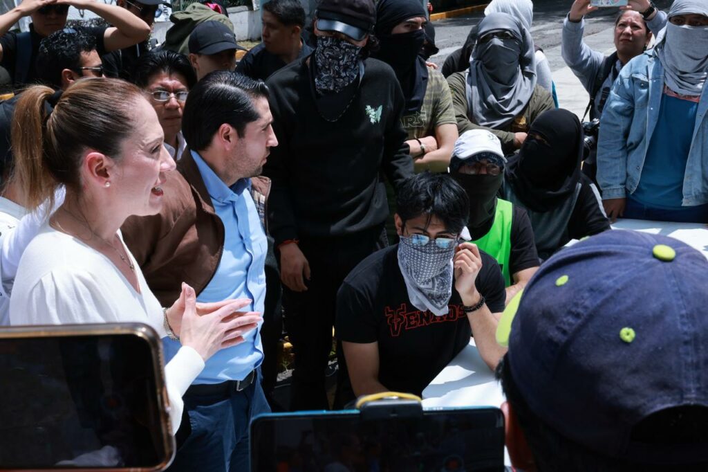 Tras tensión entre grupos estudiantiles, gabinete universitario entabla diálogo en la Facultad de Ingeniería