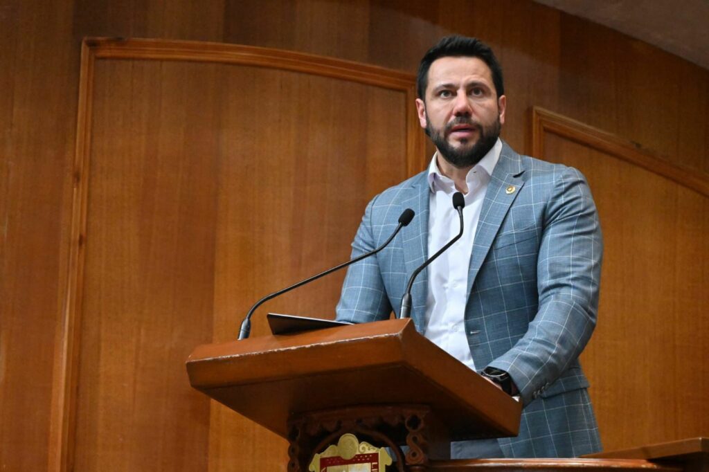 Comercio de animales con supervisión veterinaria, propone GPPAN