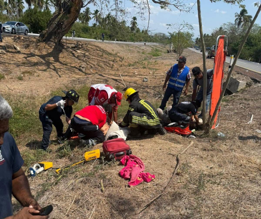 Tragedia en Acapulco familia mexiquense pierde la vida en accidente carretero