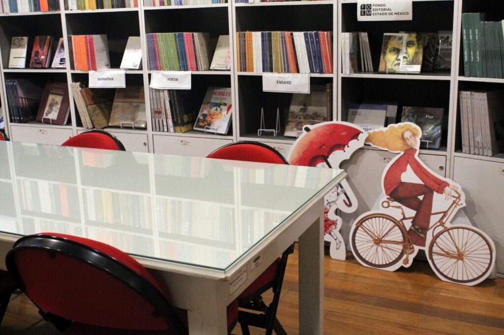 Fomentan la lectura a través de las Librerías Castálida, espacios culturales con más de 400 obras literarias