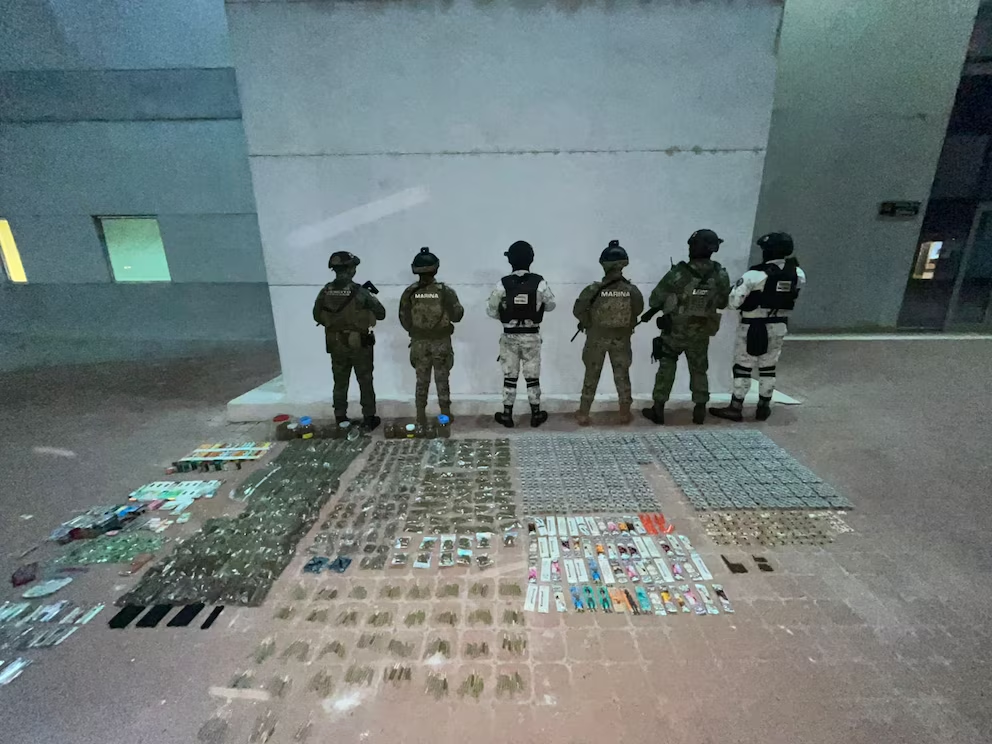 Aseguran laboratorio clandestino, vehículos blindados y armas en Sinaloa