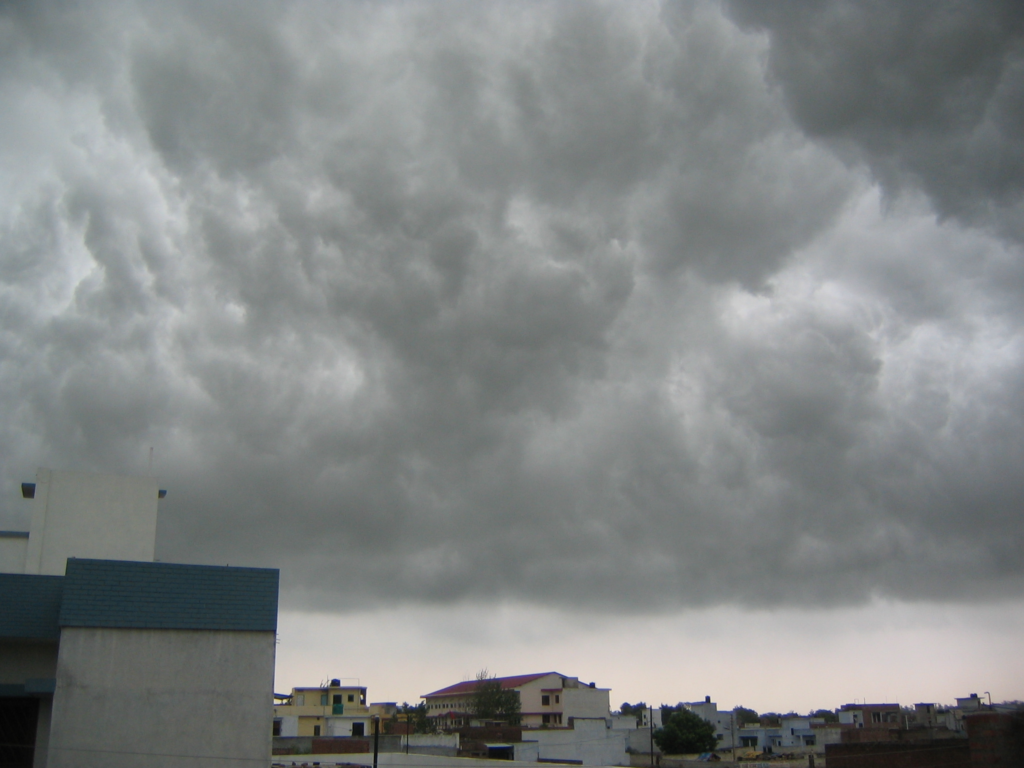 El monzón reaparece y hoy promete tormentas con lluvias fuertes