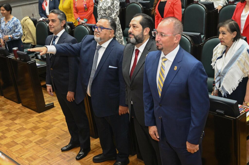 Juan Carlos Villarreal rinde protesta ante el Pleno Legislativo como titular del Inesle