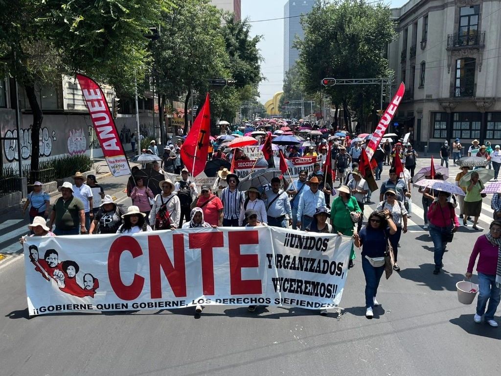 La CNTE se moviliza en la CDMX, se aglutinan en el Sindicato Nacional de Trabajadores de la Educación