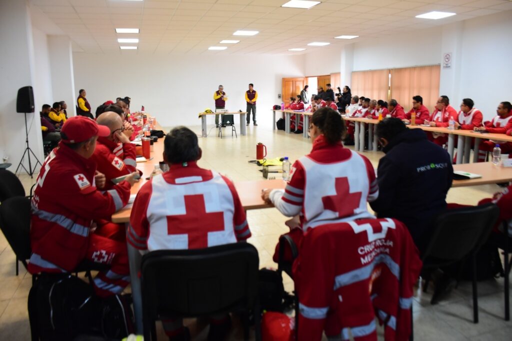 Voluntarios de Cruz Roja reciben capacitación en Atención de Incendios Forestales
