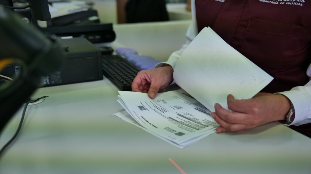 Automovilistas del Edoméx tienen hasta el 6 de abril para pagar su refrendo
