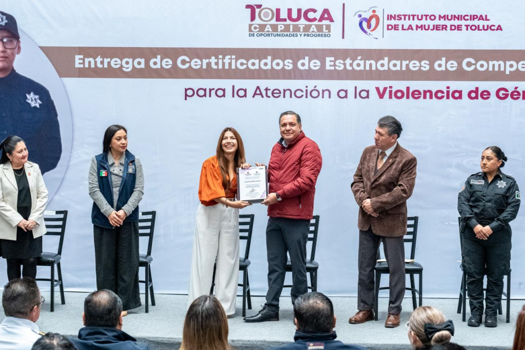 Ricardo Moreno profesionaliza al servicio público para atención a la violencia de género