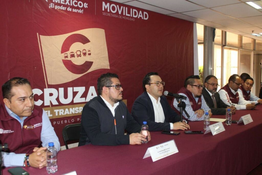 Entrega Semov 300 títulos de concesión a transportistas del Valle de Toluca