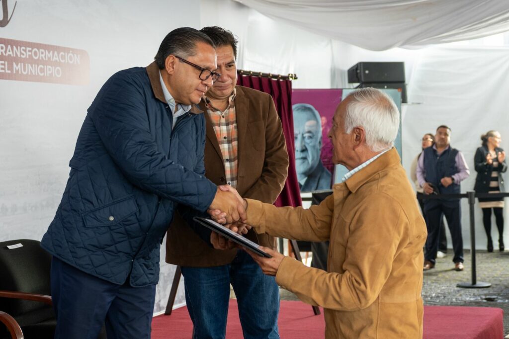 Alcalde Ricardo Moreno reconoce labor del OAyST en su 45 aniversario