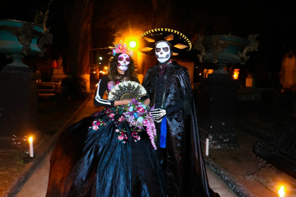 Inician recorridos nocturnos en el Panteón de la Soledad de Toluca