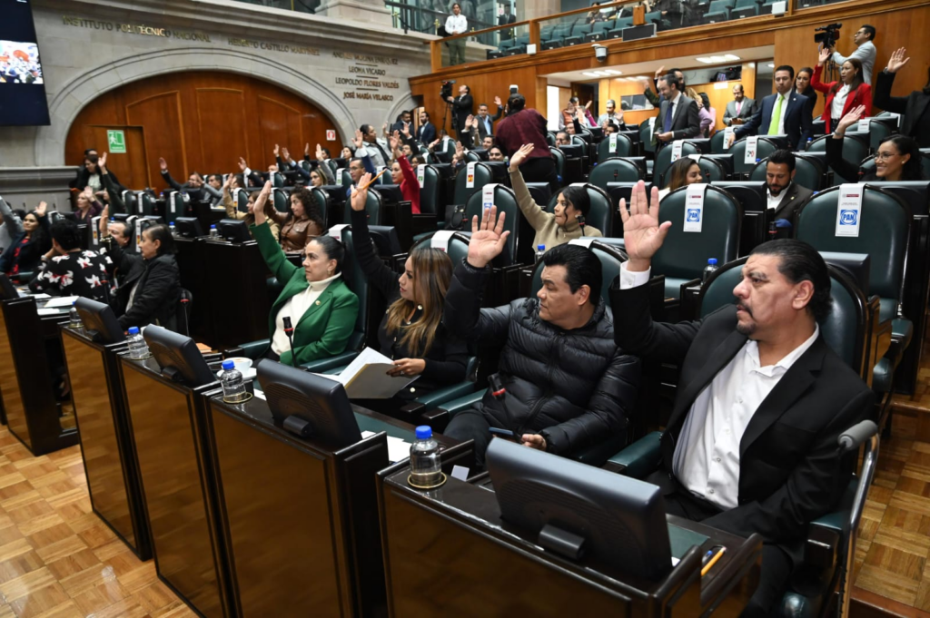 Avala Congreso cinco comparecencias por informe de Delfina Gómez