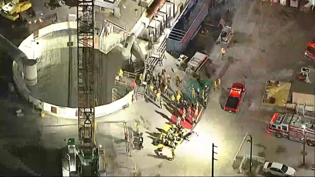 Al menos 11 empleados atrapados y rescatados en túnel colapsado en Los Ángeles