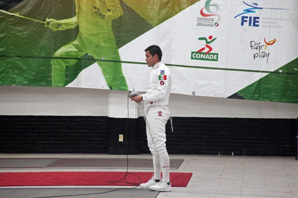 Iniciará pentatleta mexiquense Duilio Carrillo su segunda competencia con la ronda de esgrima en París 2024