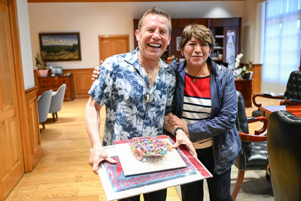 Visita el campeón Julio César Chávez Palacio de Gobierno Edoméx
