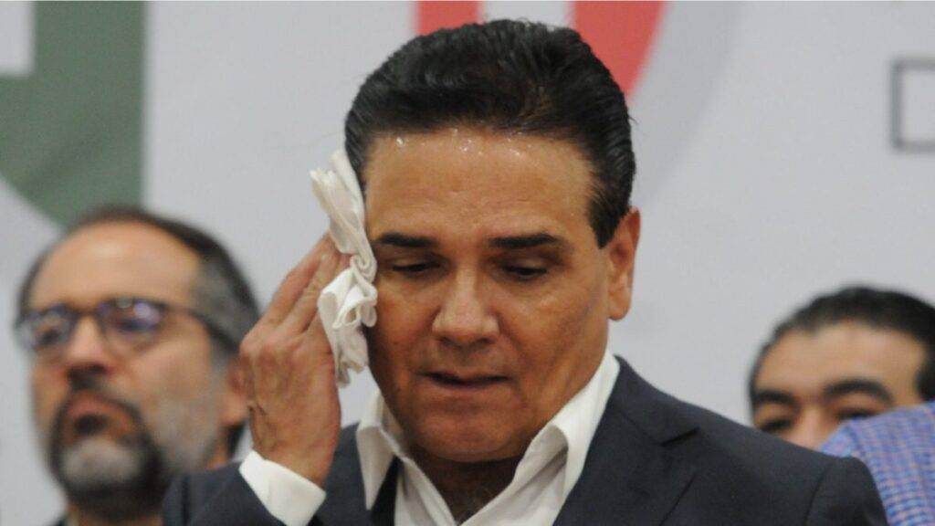 Silvano Aureoles prófugo y cuatro de sus excolaboradores detenidos