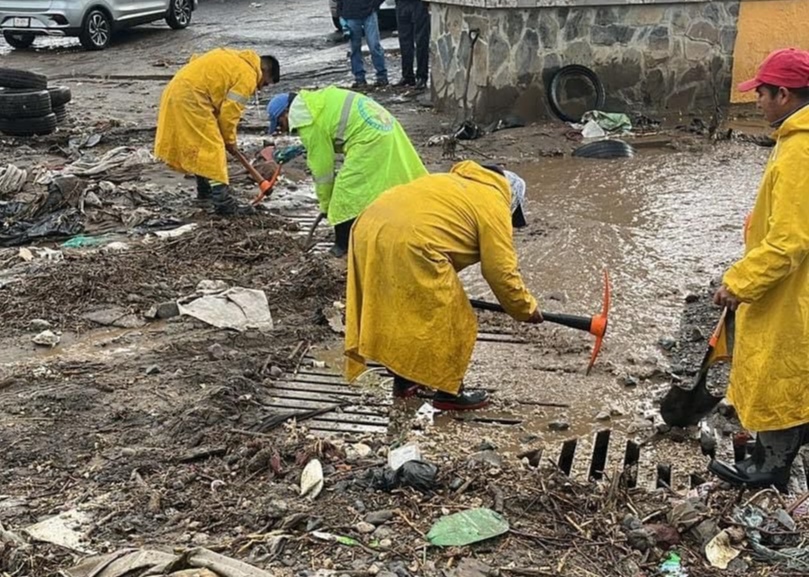 Crece peligrosamente cause del río El Arenal en Metepec