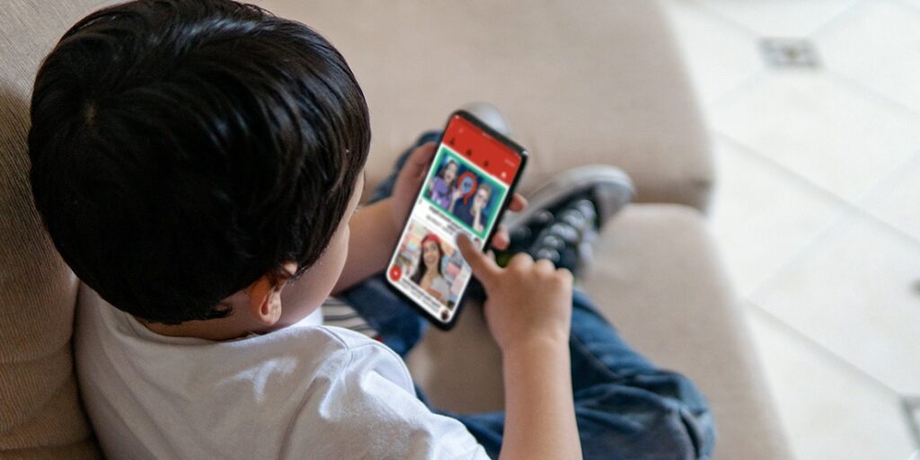 Buscan regulación de uso de redes sociales para menores en Edoméx