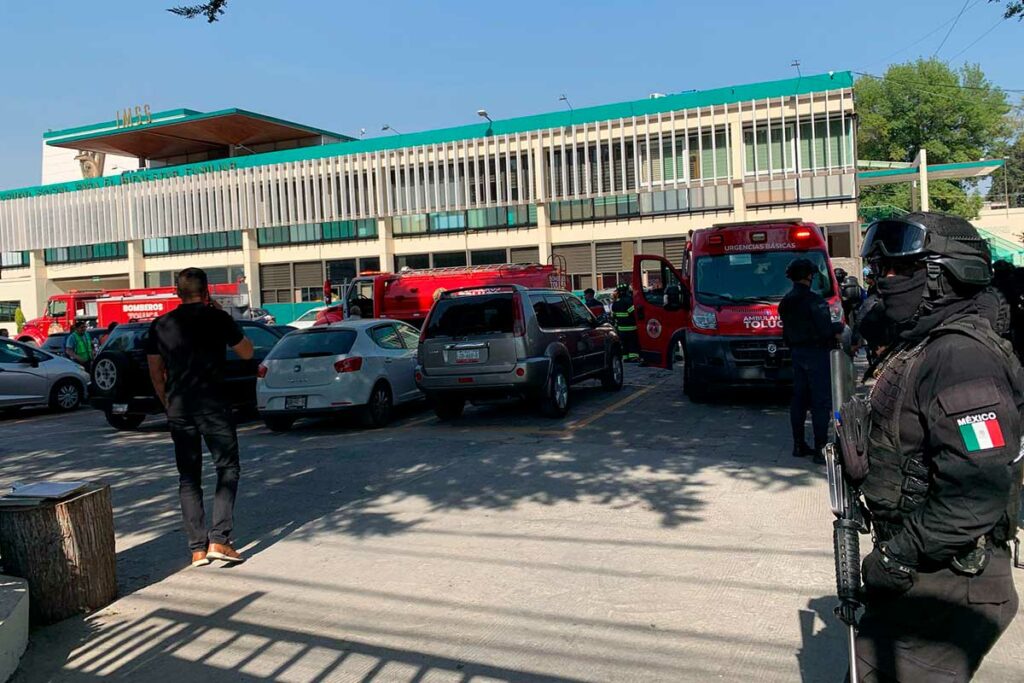Evacuan clínica del IMSS en Toluca por amenaza de bomba