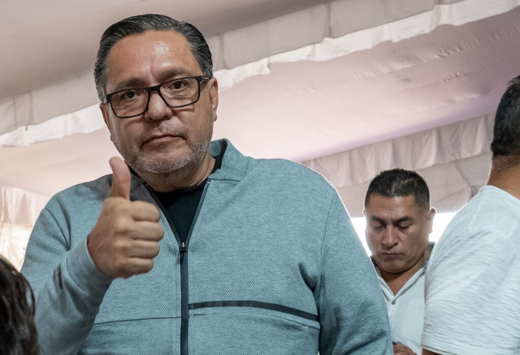 Da Ricardo Moreno el ejemplo y acude a pagar su agua y predial