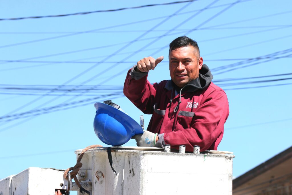 La zona norte de Toluca se llena de luz con 600 luminarias y da seguridad de tránsito a habitantes