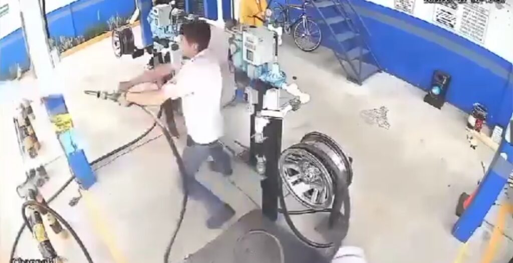Trabajadores de gasera enfrentan a asaltantes con gas LP en Valle de Chalco