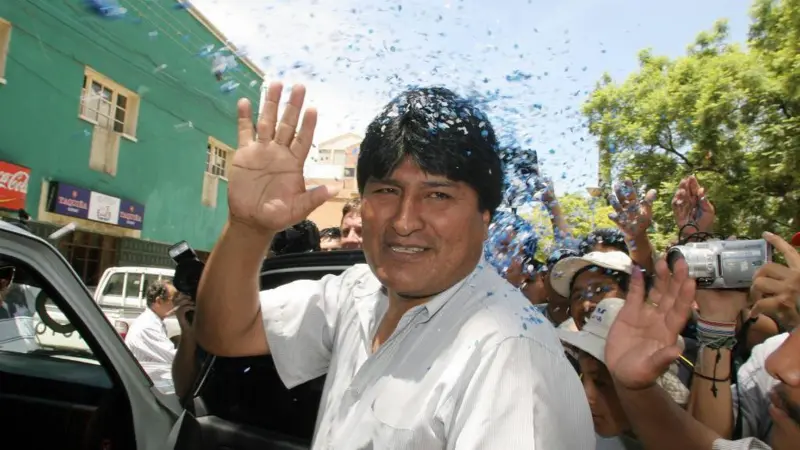 Ponen fin a 20 años del MAS en Bolivia