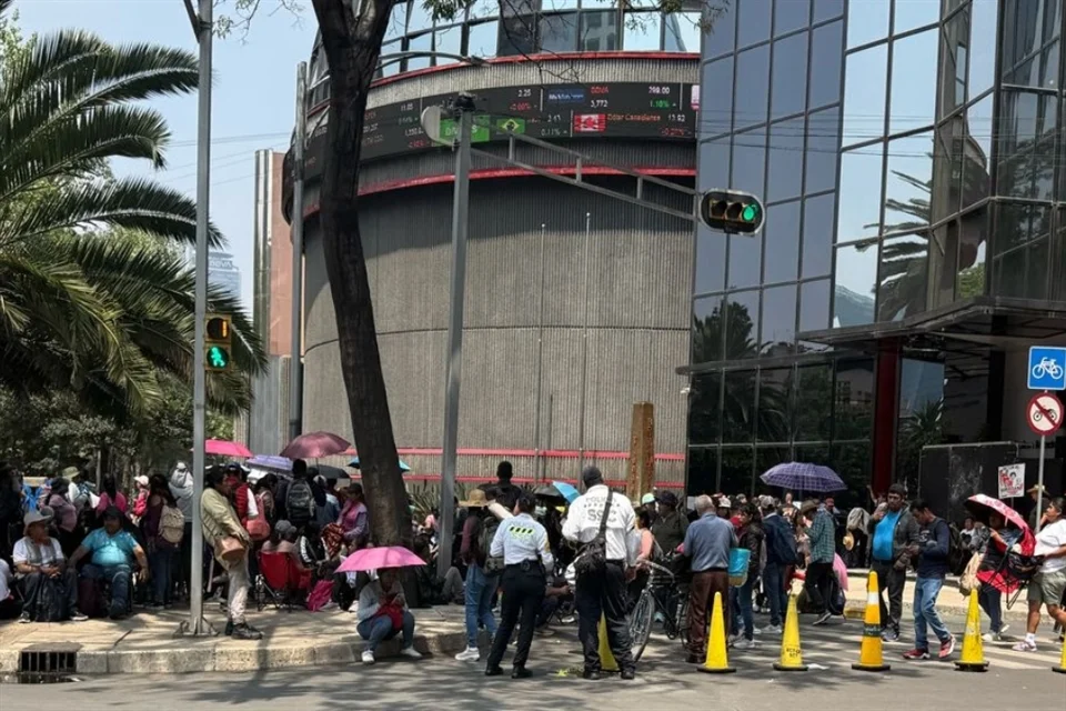 Más protestas de trabajadores del CNTE en CDMX