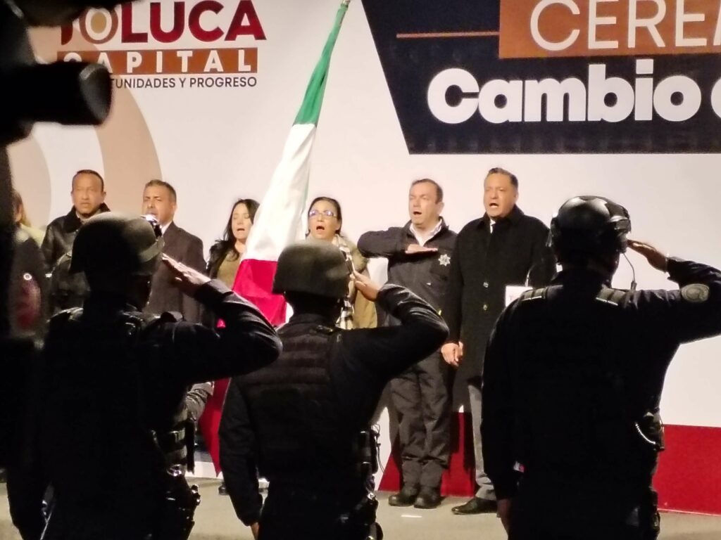 Ricardo Moreno Bastida recibe Mando de la Policía Municipal de Toluca