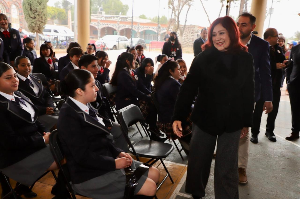 La educación es prioridad en Tecámac: Rosi Wong