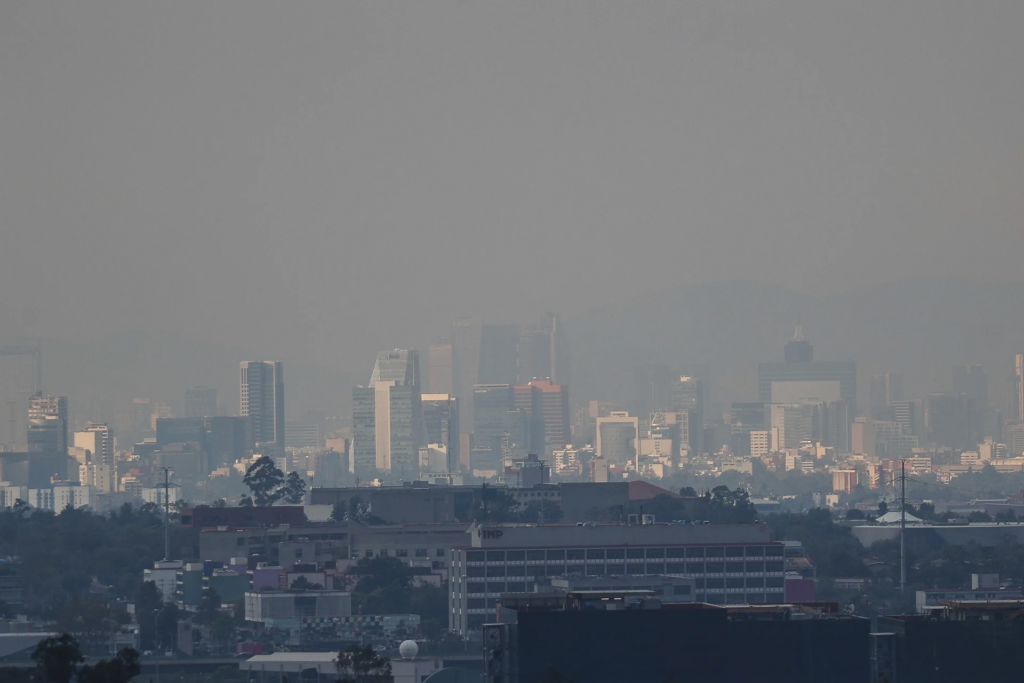 México activa contingencia regional por alza de contaminantes