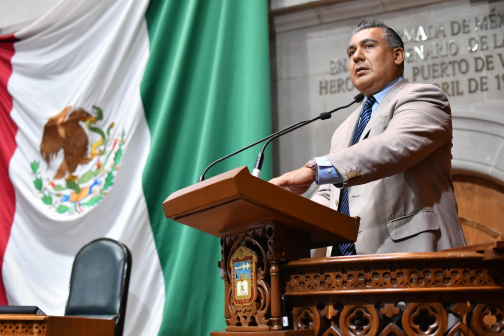 Octavio Martínez propone castigar a quien “fabrique” pruebas en procesos jurídicos