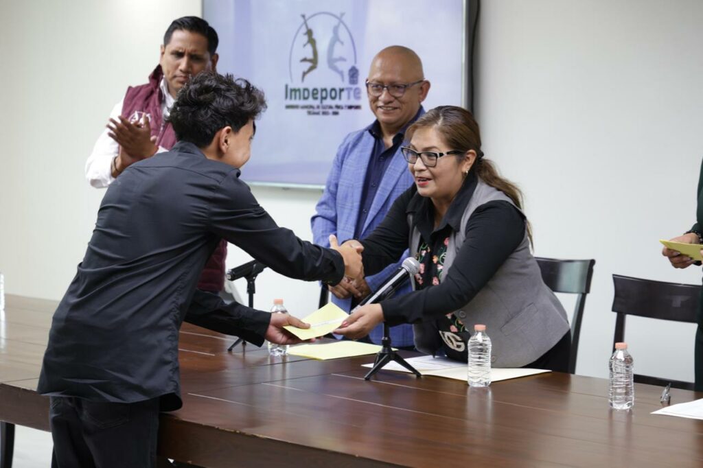 Tecámac reconoce el talento deportivo con becas a atletas de alto rendimiento