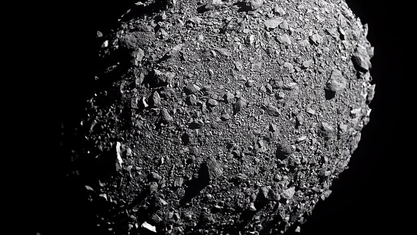 Hera, la primera misión europea de defensa planetaria, vuela ya hacia el asteroide Dimorphos