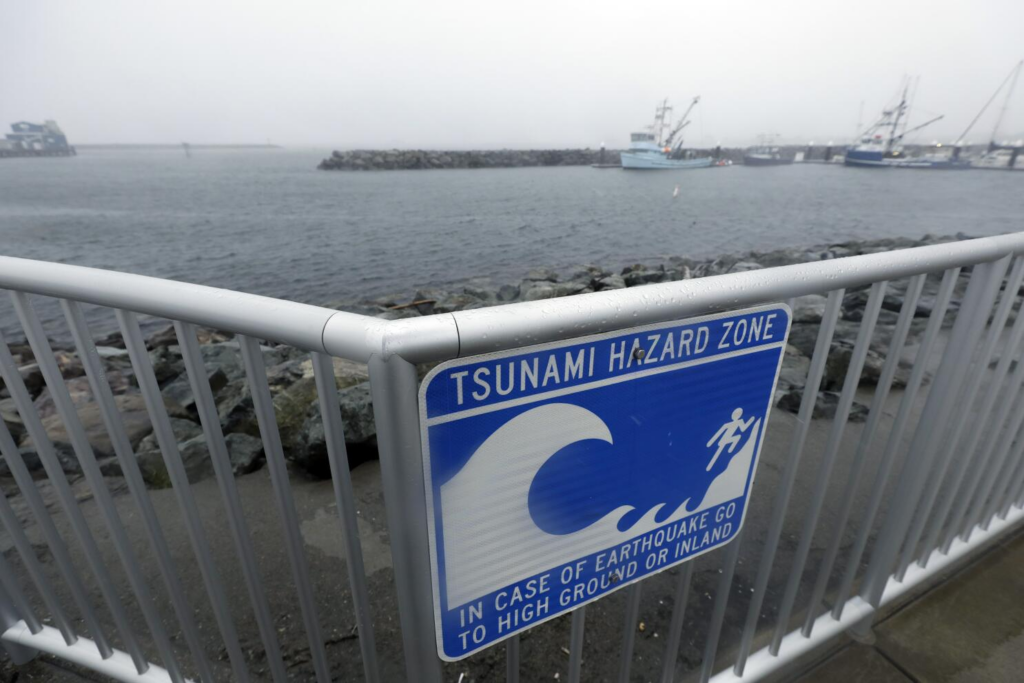 Se descarta riesgo de tsunami en costas de Colima, tras sismo en California
