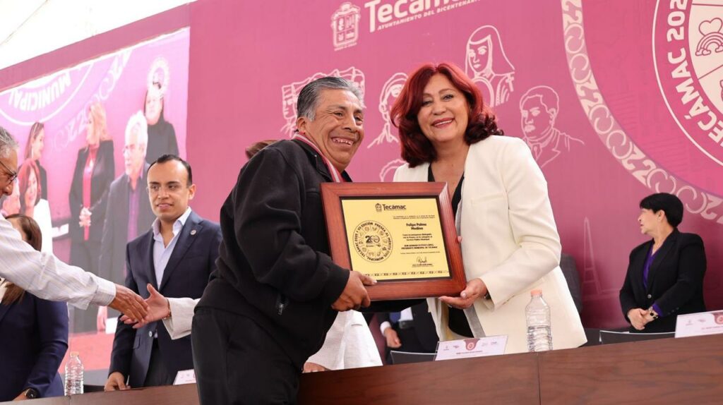 Tecámac celebra 200 años de historia con ceremonia oficial y reconocimientos al mérito civil