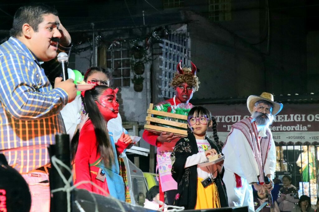 «Un Diablito con Mucho Ángel»: Arte y Reflexión Navideña en Nezahualcóyotl