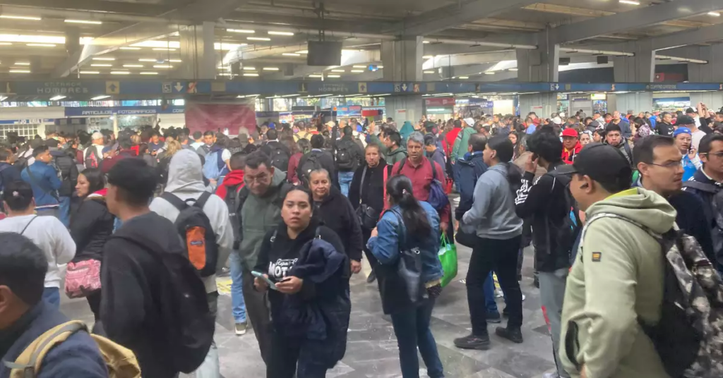 ¿Larga espera en el Metro? La CDMX opera sólo con el 64% de sus trenes