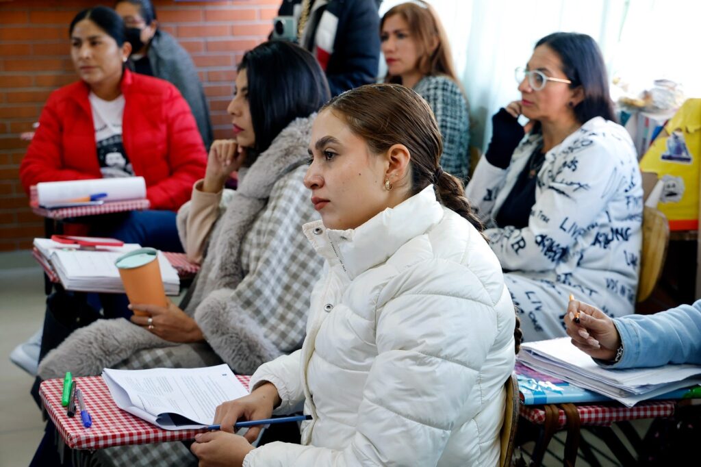 Regresaron a clases 3 millones de estudiantes de educación básica en el Edoméx