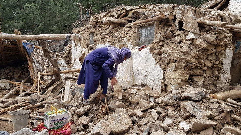 Comienza el rescate en Afganistán tras devastador sismo
