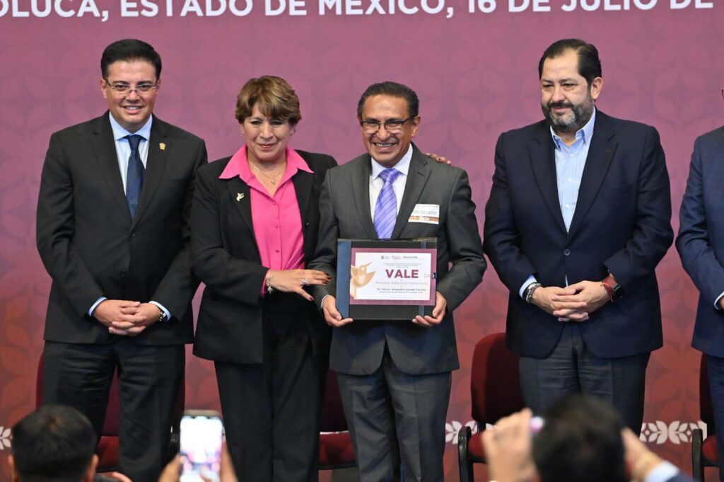 Presidente de la Jucopo, Francisco Vázquez asiste a firma de convenio entre el GEM y el SMSEM
