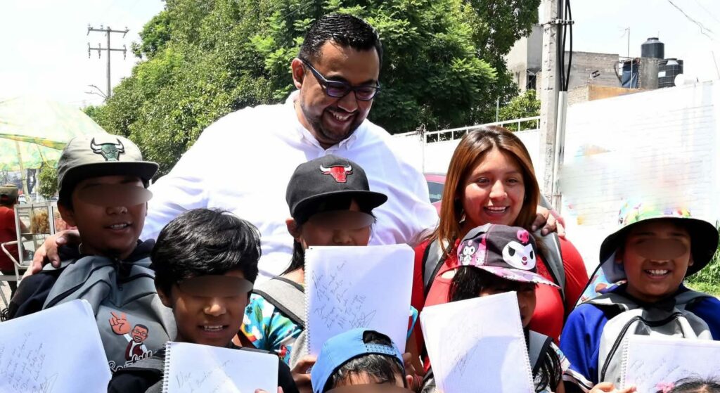 Diputado Ernesto Santillán respalda escuelas de Ecatepec