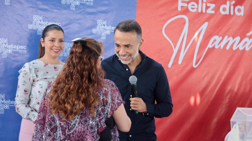 Metepec celebra en grande a las mamás