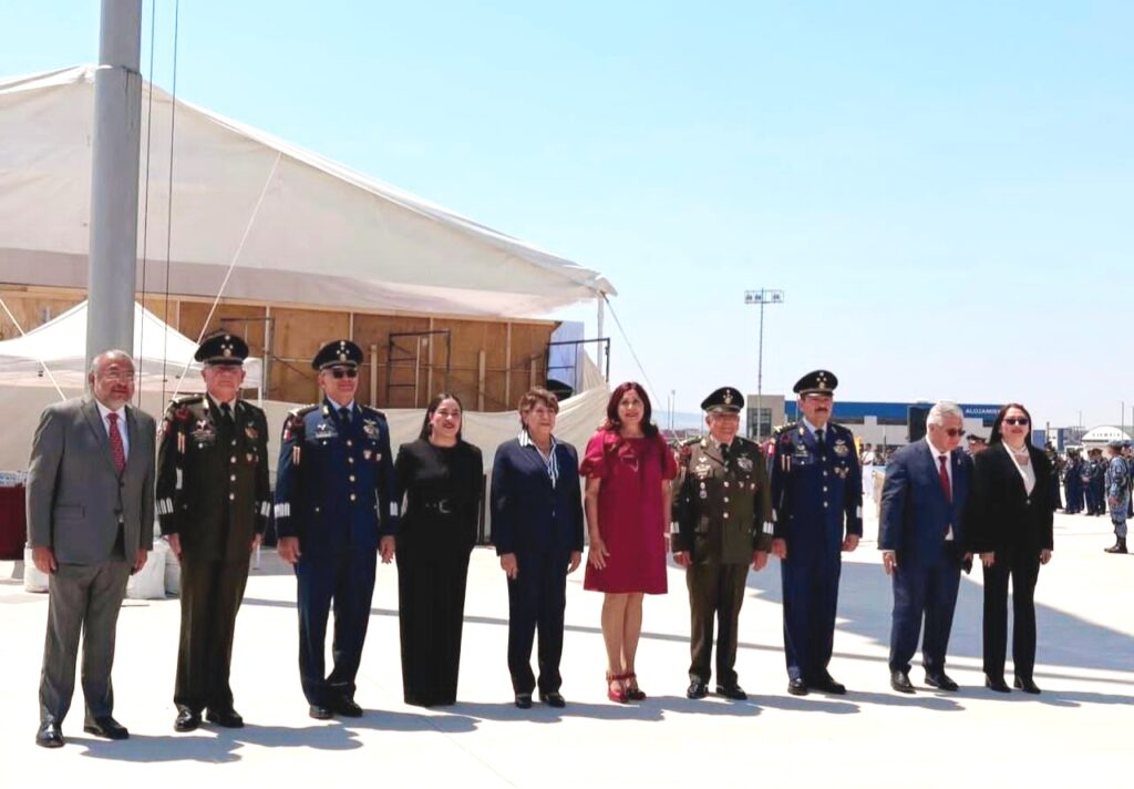 Acompaña alcaldesa Rosi Wong a gobernadora en ceremonia de mando militar en Santa Lucía