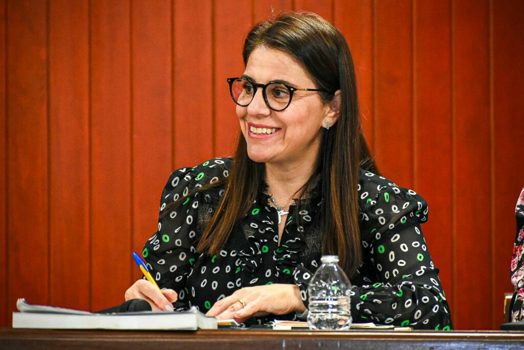 Abatirá Laura Benhumea obsolescencia tecnológica y brecha digital de la UAEMéx