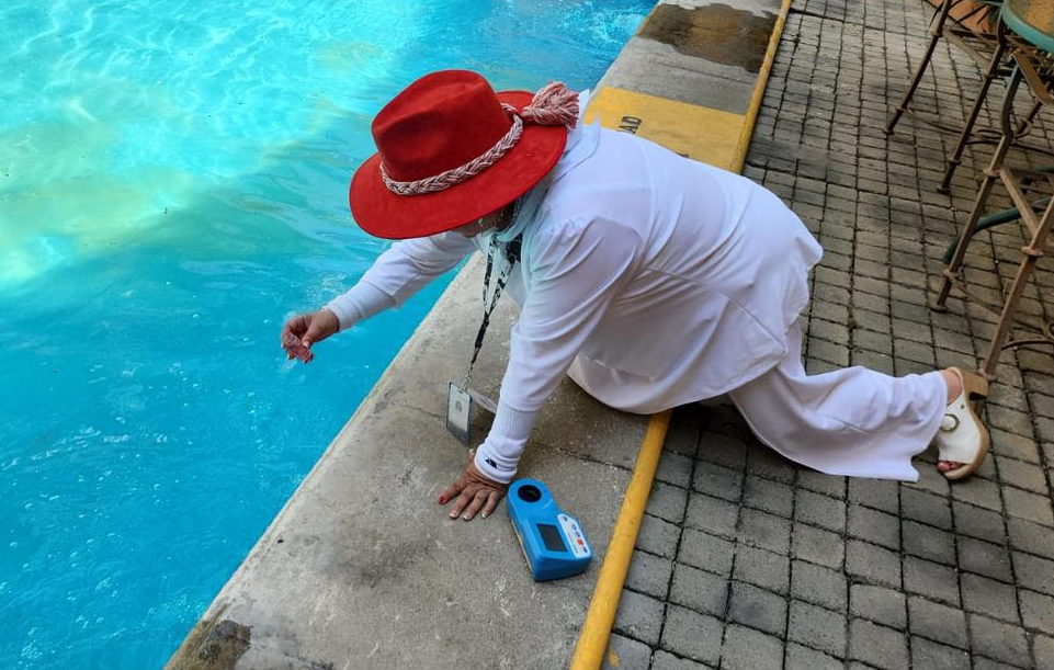 Realizan verificaciones sanitarias de albercas en centros vacacionales para proteger a visitantes