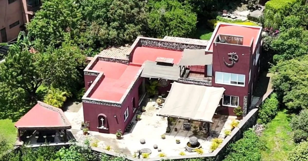Roban casa millonaria de Fernández Noroña en Tepoztlán