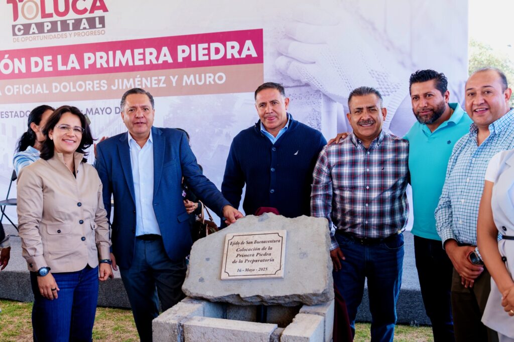 Coloca alcalde de Toluca Primera Piedra de la Preparatoria Dolores Jiménez y Muro, en San Buenaventura